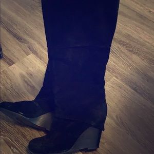 Black dress wedge boots